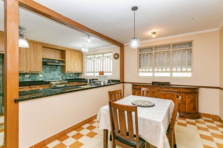 Casa à venda com 280m², 4 quartos e 4 vagasSala de Jantar e Cozinha