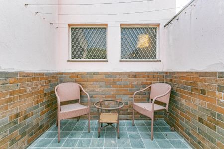 Casa à venda com 280m², 4 quartos e 4 vagasVaranda