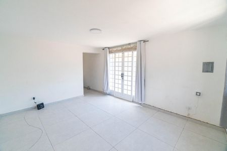 Casa para alugar com 120m², 2 quartos e 1 vagaSala