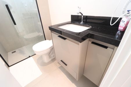 Apartamento para alugar com 70m², 2 quartos e 2 vagasBanheiro do Quarto 2