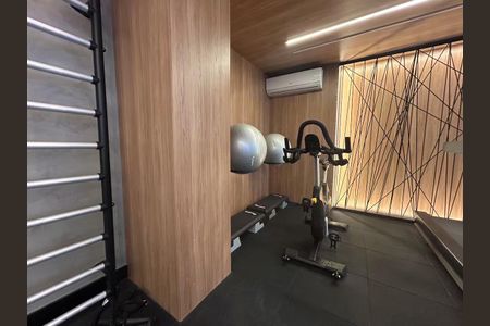 Apartamento para alugar com 70m², 2 quartos e 2 vagasÁrea comum - Academia