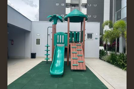 Apartamento para alugar com 70m², 2 quartos e 2 vagasÁrea comum - Playground
