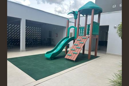 Apartamento para alugar com 70m², 2 quartos e 2 vagasÁrea comum - Playground