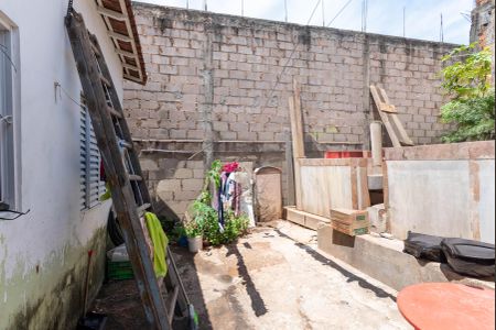 Casa à venda com 322m², 1 quarto e 1 vagaCasa 2- Quintal