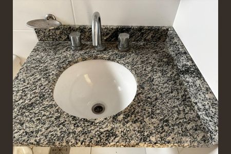 Apartamento à venda com 43m², 2 quartos e 1 vaga Apartamento à venda com 43m², 2 quartos e 1 vagaBanheiro