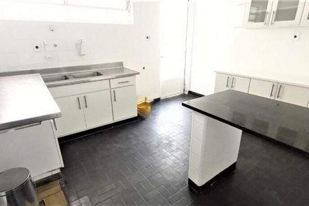 Casa à venda com 4 quartos, 380m² em Jabaquara, São Paulo