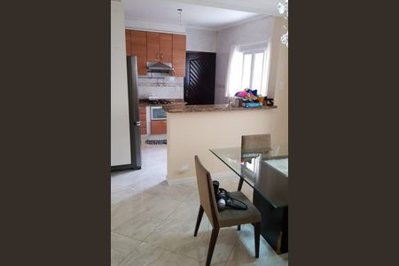 Casa à venda com 3 quartos, 254m² em Vila Marieta, São Paulo