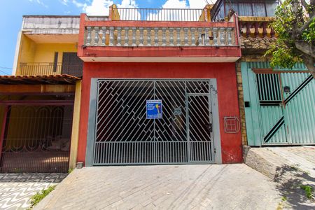 Casa para alugar com 150m², 4 quartos e 3 vagasFachada + Placa