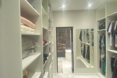 Casa à venda com 4 quartos, 410m² em Swiss Park, Campinas