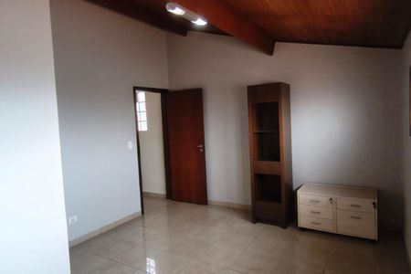 Casa à venda com 4 quartos, 270m² em Jardim Angela (Zona Leste), São Paulo