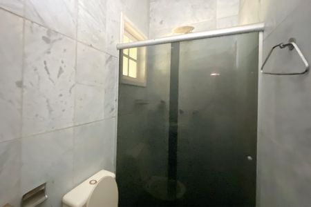 Casa de condomínio para alugar com 280m², 6 quartos e 8 vagasBanheiro 2