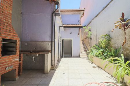 Casa para alugar com 250m², 2 quartos e 1 vagaQuintal