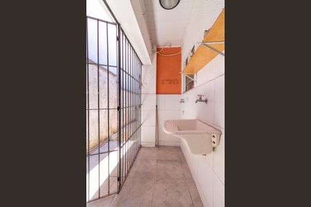 Casa para alugar com 250m², 2 quartos e 1 vagaÁrea de Serviço