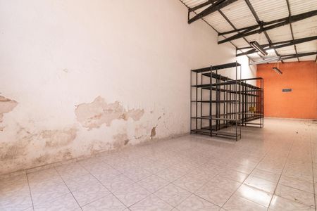 Casa para alugar com 250m², 2 quartos e 1 vagaSalão