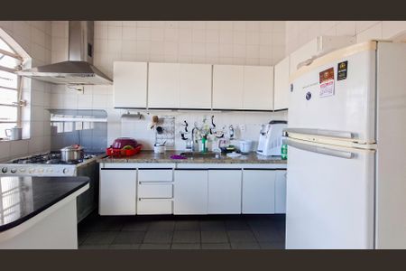 Casa para alugar com 300m², 4 quartos e 3 vagasCozinha