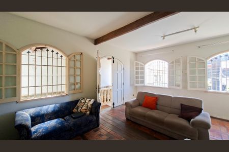 Sala de casa para alugar com 4 quartos, 300m² em Floresta, Belo Horizonte