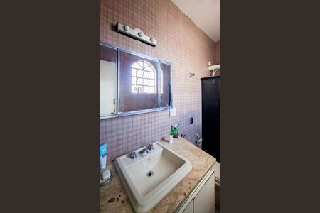 Banheiro da Suíte de casa para alugar com 4 quartos, 300m² em Floresta, Belo Horizonte