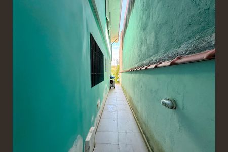 Casa para alugar com 230m², 3 quartos e 2 vagas Casa para alugar com 230m², 3 quartos e 2 vagas Corredor Quintal