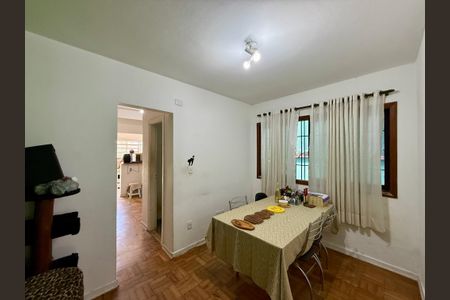 Casa para alugar com 230m², 3 quartos e 2 vagas Casa para alugar com 230m², 3 quartos e 2 vagasSala