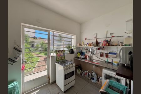 Casa para alugar com 230m², 3 quartos e 2 vagas Casa para alugar com 230m², 3 quartos e 2 vagasCozinha