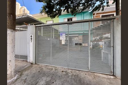 Casa para alugar com 230m², 3 quartos e 2 vagas Casa para alugar com 230m², 3 quartos e 2 vagasFachada