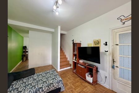 Casa para alugar com 230m², 3 quartos e 2 vagas Casa para alugar com 230m², 3 quartos e 2 vagasSala