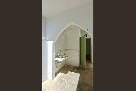 Casa à venda com 165m², 2 quartos e 1 vagaÁrea de Serviço