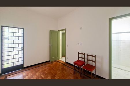 Casa à venda com 165m², 2 quartos e 1 vagaQuarto