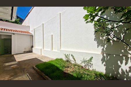 Casa à venda com 165m², 2 quartos e 1 vagaQuintal