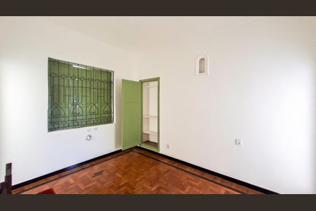 Casa à venda com 165m², 2 quartos e 1 vagaQuarto