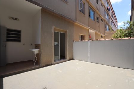 Apartamento para alugar com 90m², 2 quartos e 2 vagasQuintal