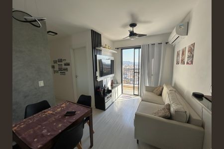 Sala de apartamento para alugar com 2 quartos, 50m² em Piedade, Rio de Janeiro