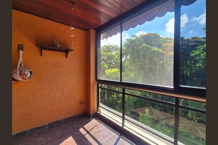 Apartamento à venda com 93m², 2 quartos e 1 vaga Apartamento à venda com 93m², 2 quartos e 1 vagaVaranda