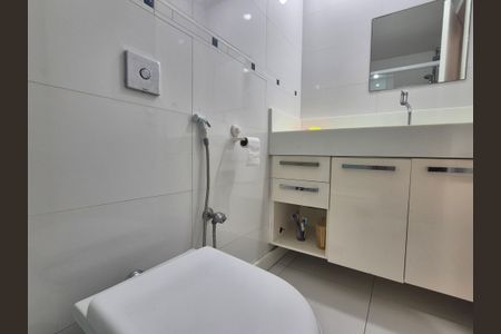 Apartamento à venda com 93m², 2 quartos e 1 vaga Apartamento à venda com 93m², 2 quartos e 1 vagaBanheiro