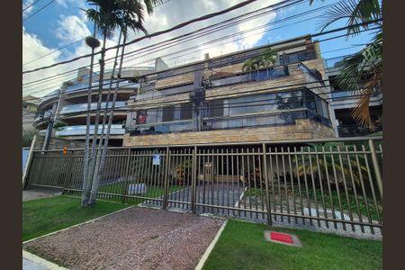 Apartamento à venda com 93m², 2 quartos e 1 vaga Apartamento à venda com 93m², 2 quartos e 1 vagaFachada