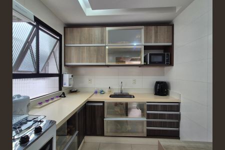 Apartamento à venda com 93m², 2 quartos e 1 vagaCozinha 