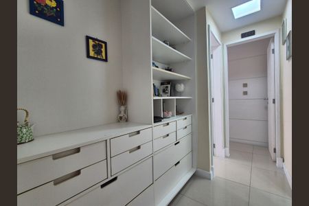 Apartamento à venda com 93m², 2 quartos e 1 vaga Apartamento à venda com 93m², 2 quartos e 1 vagaCorredor
