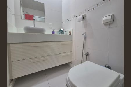 Apartamento à venda com 93m², 2 quartos e 1 vaga Apartamento à venda com 93m², 2 quartos e 1 vagaBanheiro suite