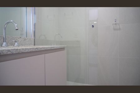 Banheiro  de kitnet/studio à venda com 1 quarto, 26m² em Passo D’areia, Porto Alegre