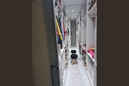 Casa à venda com 4 quartos, 280m² em Vila Carrão, São Paulo