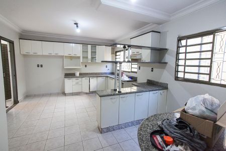 Casa para alugar com 329m², 3 quartos e 4 vagasCozinha