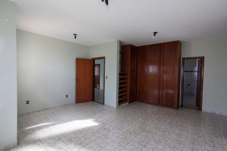 Casa para alugar com 329m², 3 quartos e 4 vagasSuite 2