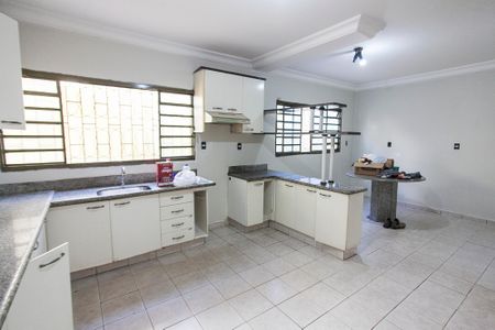 Casa para alugar com 329m², 3 quartos e 4 vagasCozinha