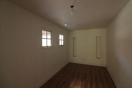 Casa de condomínio à venda com 240m², 3 quartos e 4 vagasSala 2