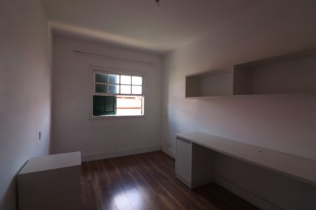 Casa de condomínio à venda com 240m², 3 quartos e 4 vagasSuíte 2