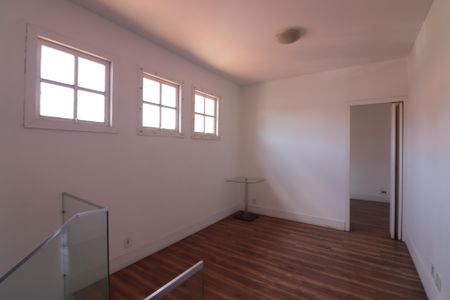 Casa de condomínio à venda com 240m², 3 quartos e 4 vagasHall dos Quartos 