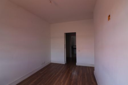 Casa de condomínio à venda com 240m², 3 quartos e 4 vagasSuíte 3