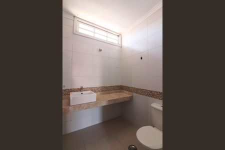 Casa de condomínio à venda com 240m², 3 quartos e 4 vagasSuíte 2 Banheiro 