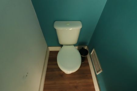 Casa de condomínio à venda com 240m², 3 quartos e 4 vagasLavabo