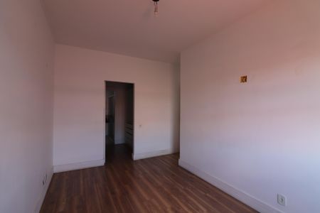 Casa de condomínio à venda com 240m², 3 quartos e 4 vagasSuíte 3